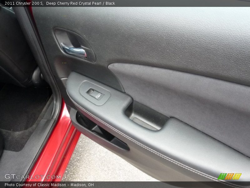 Deep Cherry Red Crystal Pearl / Black 2011 Chrysler 200 S