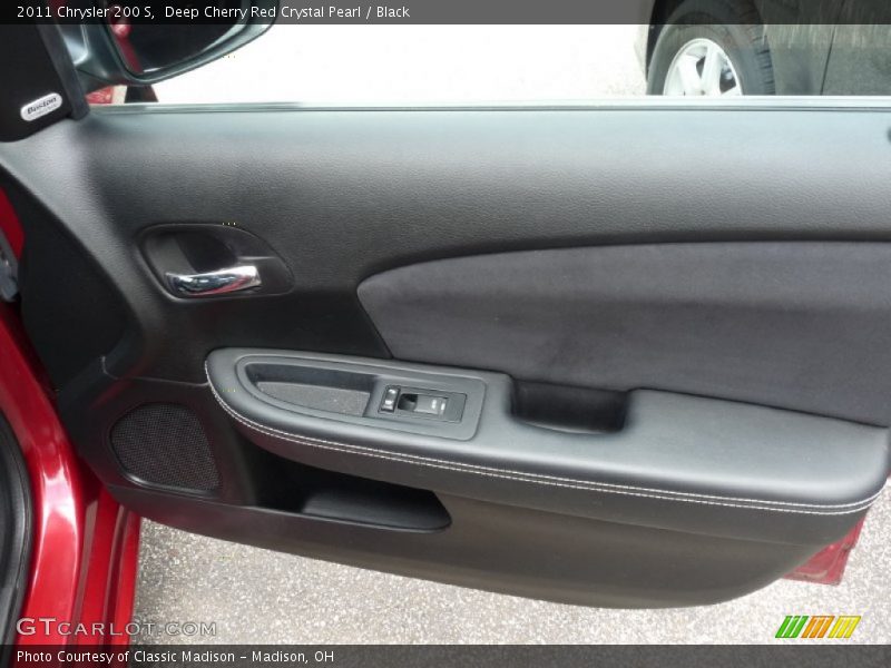 Deep Cherry Red Crystal Pearl / Black 2011 Chrysler 200 S