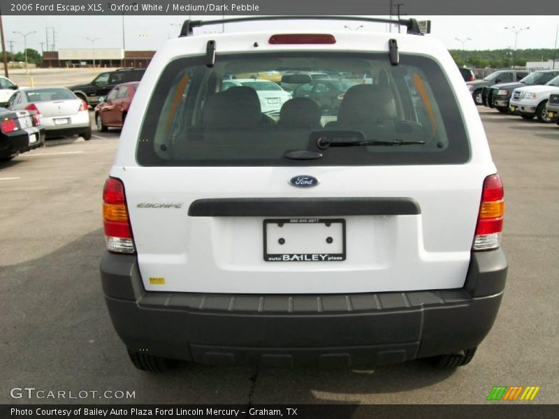 Oxford White / Medium/Dark Pebble 2006 Ford Escape XLS