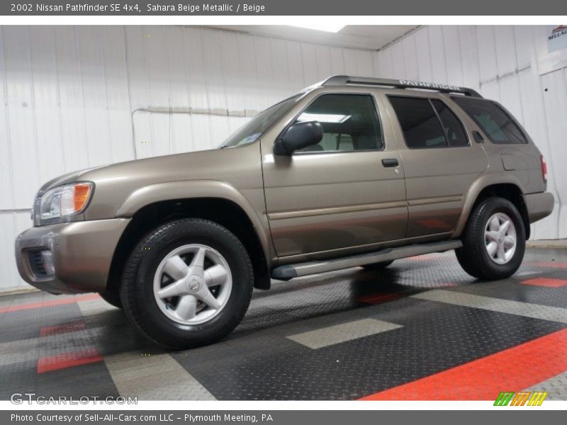 Front 3/4 View of 2002 Pathfinder SE 4x4