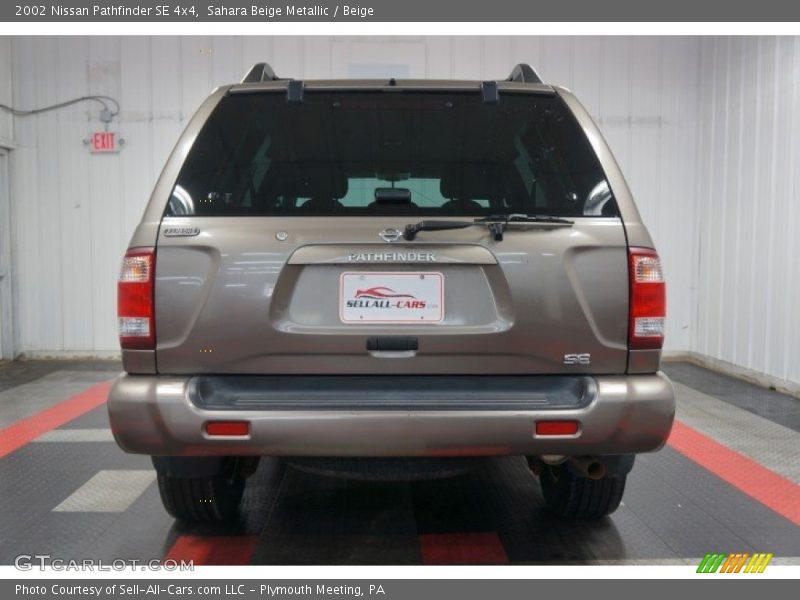 Sahara Beige Metallic / Beige 2002 Nissan Pathfinder SE 4x4
