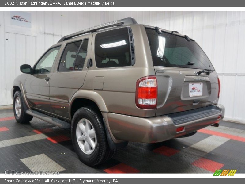 Sahara Beige Metallic / Beige 2002 Nissan Pathfinder SE 4x4