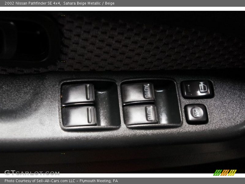 Sahara Beige Metallic / Beige 2002 Nissan Pathfinder SE 4x4