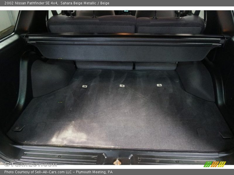 Sahara Beige Metallic / Beige 2002 Nissan Pathfinder SE 4x4