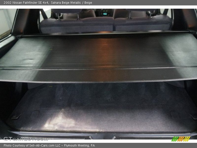 Sahara Beige Metallic / Beige 2002 Nissan Pathfinder SE 4x4