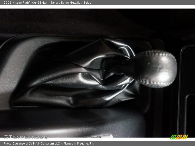 Sahara Beige Metallic / Beige 2002 Nissan Pathfinder SE 4x4