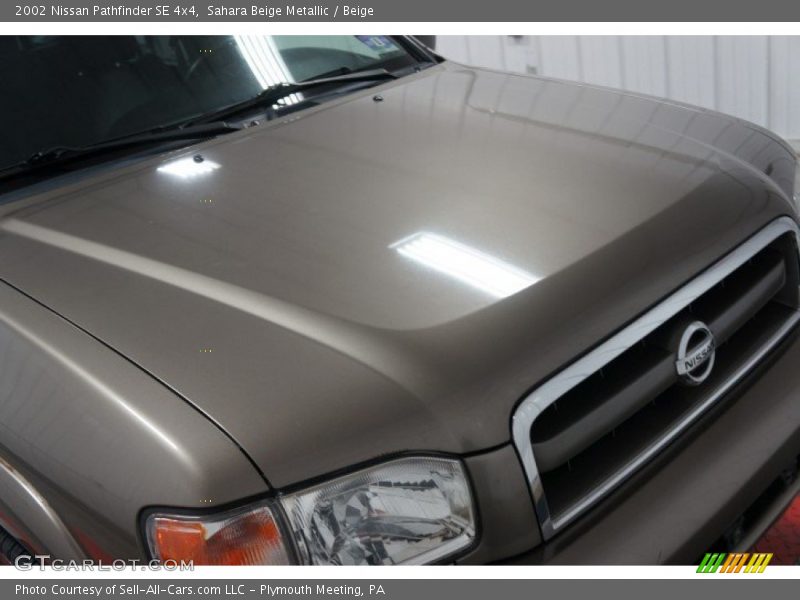 Sahara Beige Metallic / Beige 2002 Nissan Pathfinder SE 4x4