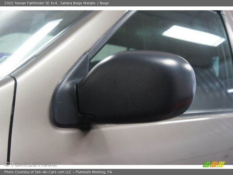 Sahara Beige Metallic / Beige 2002 Nissan Pathfinder SE 4x4