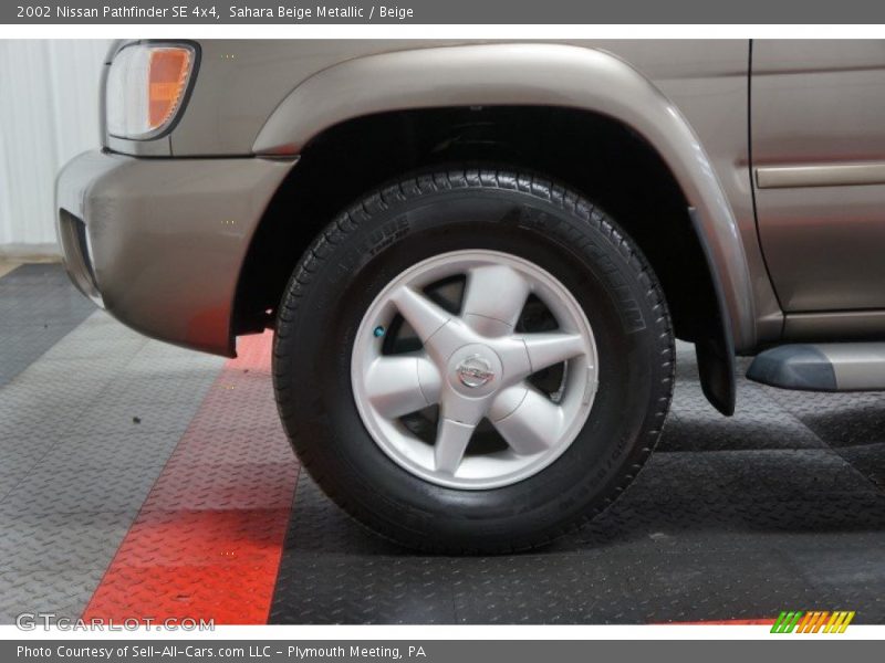 Sahara Beige Metallic / Beige 2002 Nissan Pathfinder SE 4x4