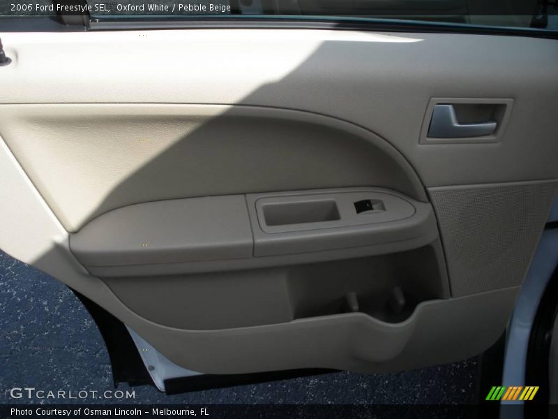 Oxford White / Pebble Beige 2006 Ford Freestyle SEL