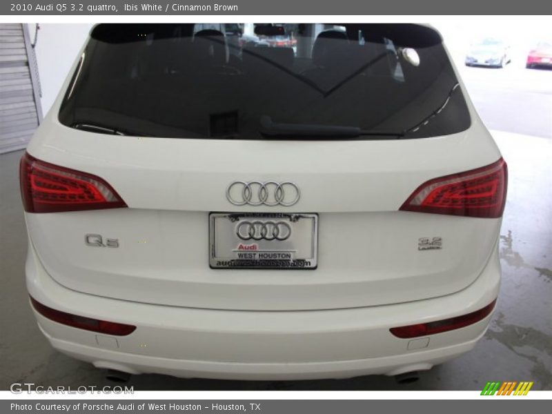 Ibis White / Cinnamon Brown 2010 Audi Q5 3.2 quattro