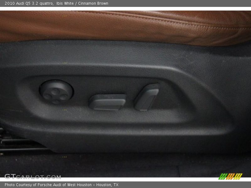 Ibis White / Cinnamon Brown 2010 Audi Q5 3.2 quattro