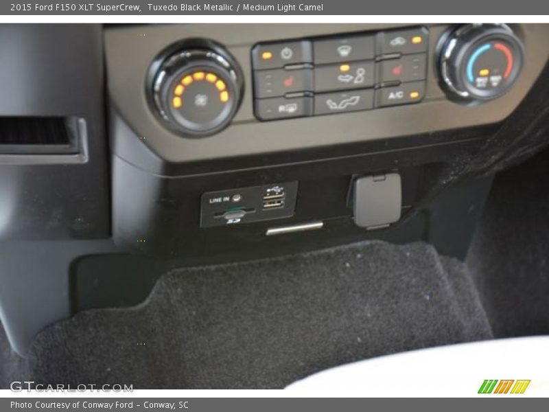 Tuxedo Black Metallic / Medium Light Camel 2015 Ford F150 XLT SuperCrew
