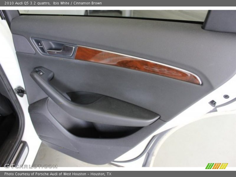 Ibis White / Cinnamon Brown 2010 Audi Q5 3.2 quattro