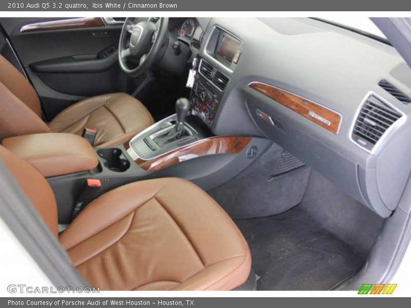 Ibis White / Cinnamon Brown 2010 Audi Q5 3.2 quattro