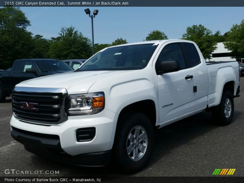 Front 3/4 View of 2015 Canyon Extended Cab