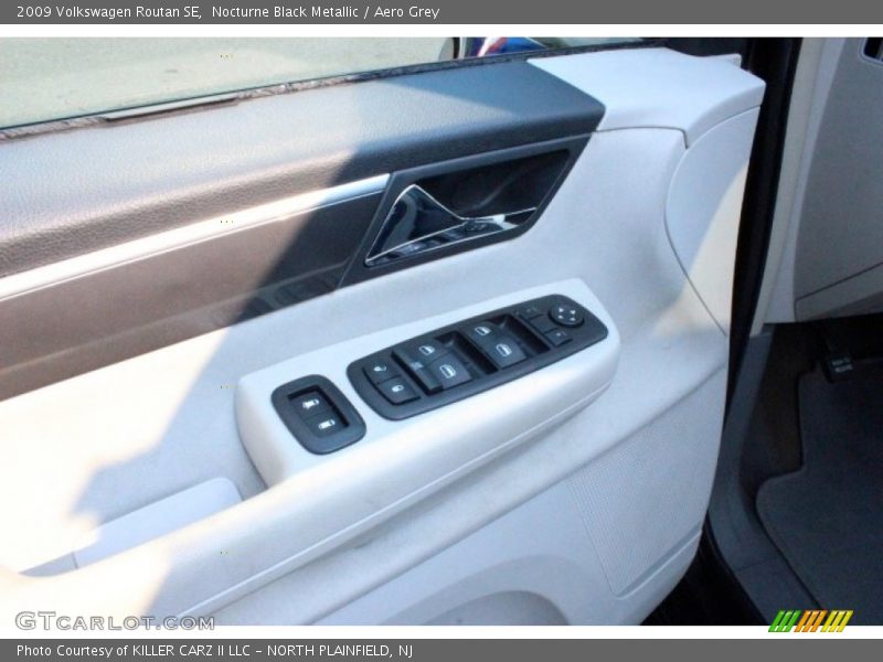 Nocturne Black Metallic / Aero Grey 2009 Volkswagen Routan SE