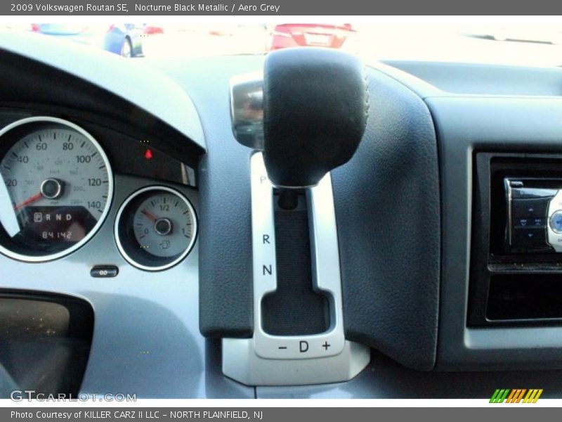 Nocturne Black Metallic / Aero Grey 2009 Volkswagen Routan SE
