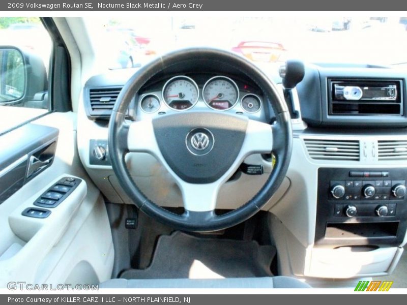Nocturne Black Metallic / Aero Grey 2009 Volkswagen Routan SE