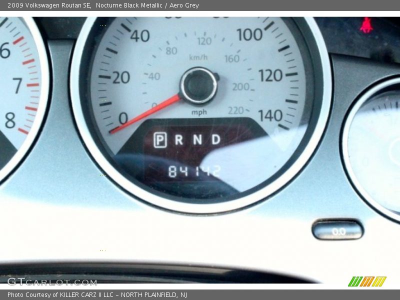 Nocturne Black Metallic / Aero Grey 2009 Volkswagen Routan SE