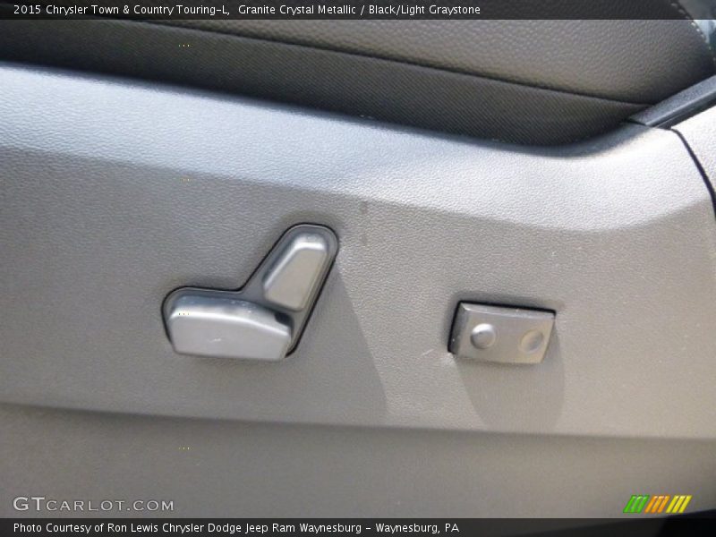 Granite Crystal Metallic / Black/Light Graystone 2015 Chrysler Town & Country Touring-L