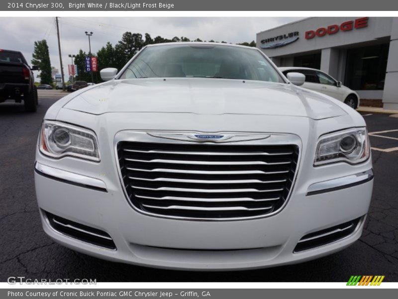 Bright White / Black/Light Frost Beige 2014 Chrysler 300