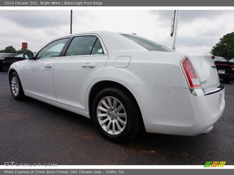 Bright White / Black/Light Frost Beige 2014 Chrysler 300