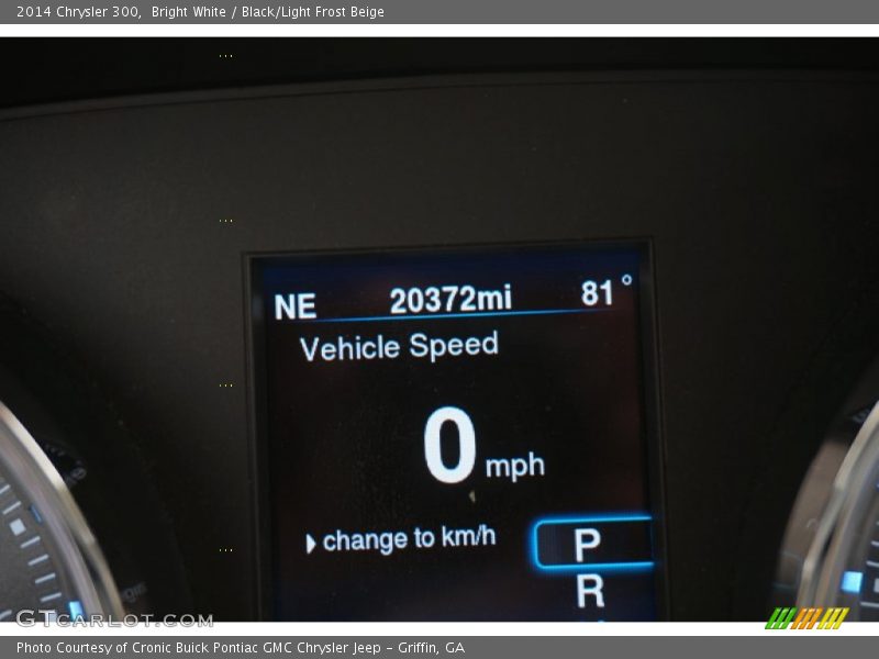 Bright White / Black/Light Frost Beige 2014 Chrysler 300
