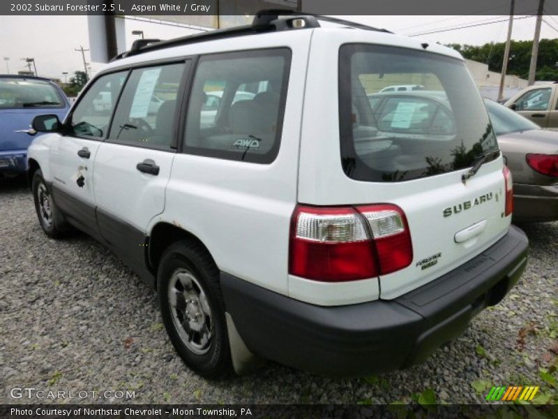 Aspen White / Gray 2002 Subaru Forester 2.5 L