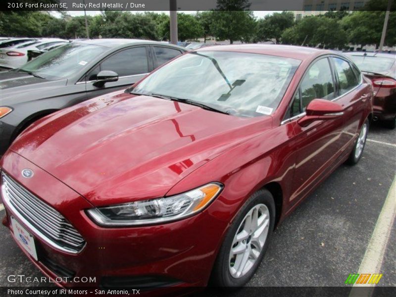 Ruby Red Metallic / Dune 2016 Ford Fusion SE