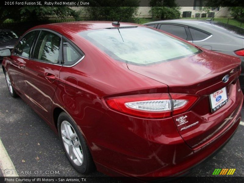 Ruby Red Metallic / Dune 2016 Ford Fusion SE