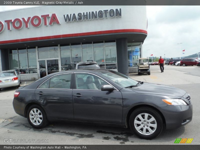 Magnetic Gray Metallic / Ash 2009 Toyota Camry XLE