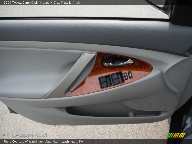 Magnetic Gray Metallic / Ash 2009 Toyota Camry XLE