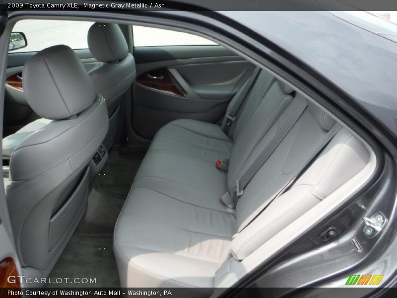 Magnetic Gray Metallic / Ash 2009 Toyota Camry XLE