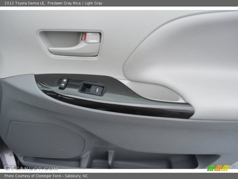 Predawn Gray Mica / Light Gray 2013 Toyota Sienna LE