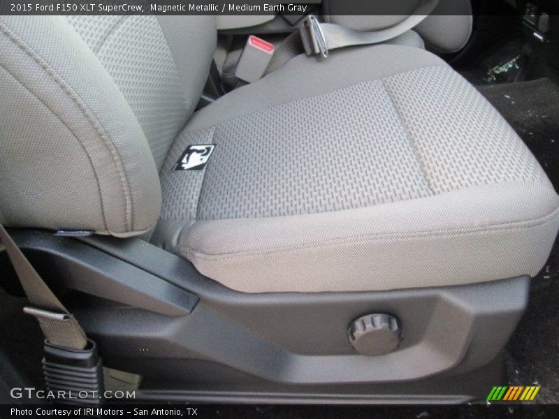 Magnetic Metallic / Medium Earth Gray 2015 Ford F150 XLT SuperCrew