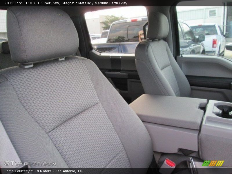 Magnetic Metallic / Medium Earth Gray 2015 Ford F150 XLT SuperCrew
