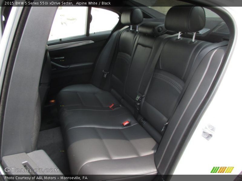 Alpine White / Black 2015 BMW 5 Series 550i xDrive Sedan