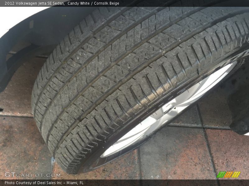 Candy White / Cornsilk Beige 2012 Volkswagen Jetta SE Sedan