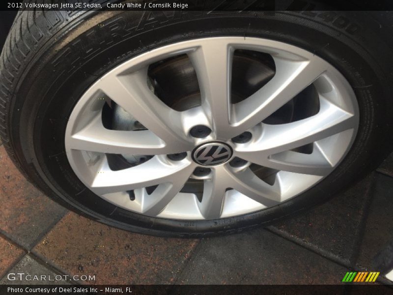 Candy White / Cornsilk Beige 2012 Volkswagen Jetta SE Sedan