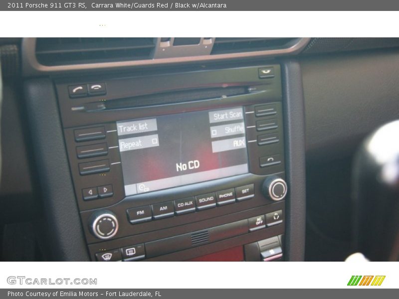 Controls of 2011 911 GT3 RS