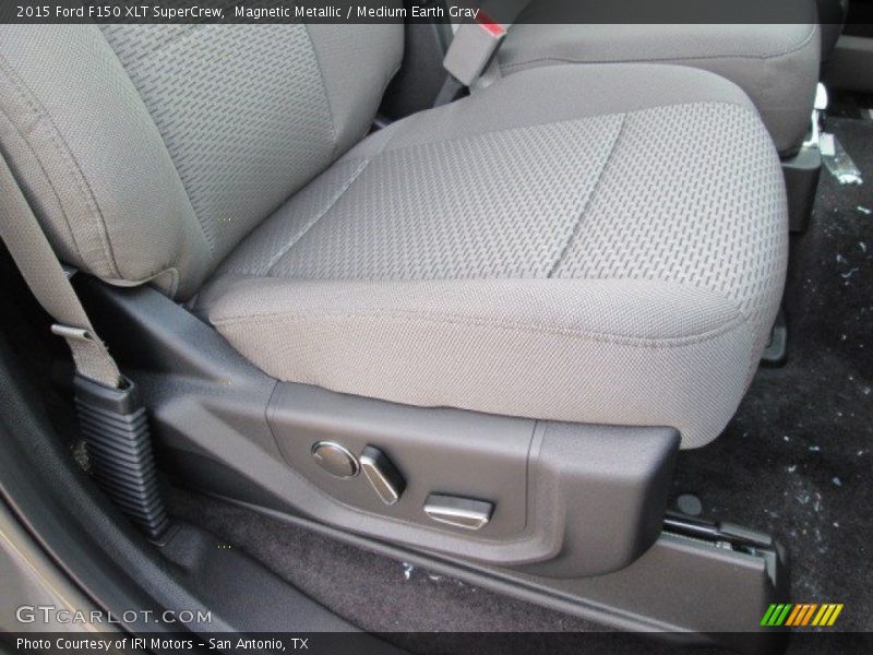Magnetic Metallic / Medium Earth Gray 2015 Ford F150 XLT SuperCrew