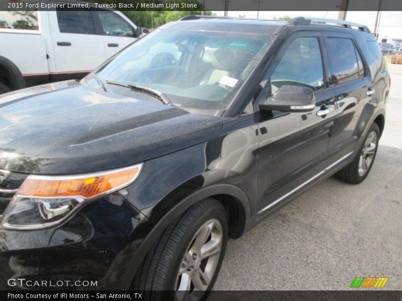 Tuxedo Black / Medium Light Stone 2015 Ford Explorer Limited