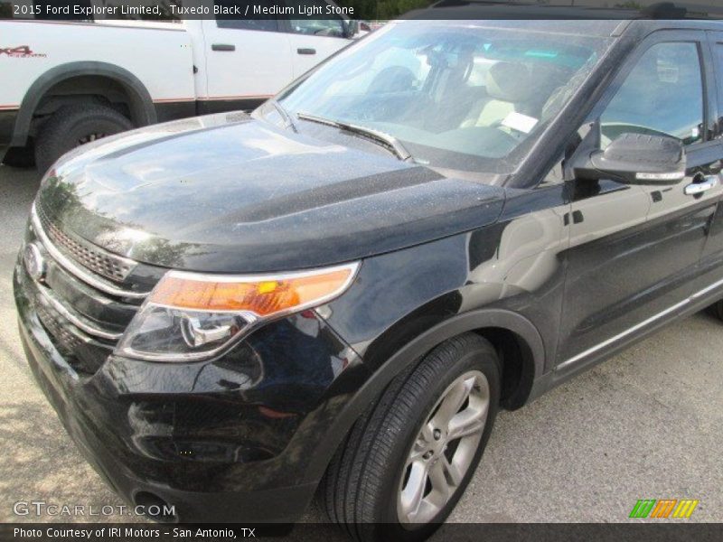 Tuxedo Black / Medium Light Stone 2015 Ford Explorer Limited