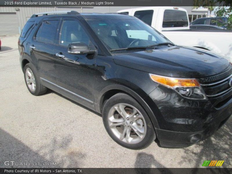 Tuxedo Black / Medium Light Stone 2015 Ford Explorer Limited