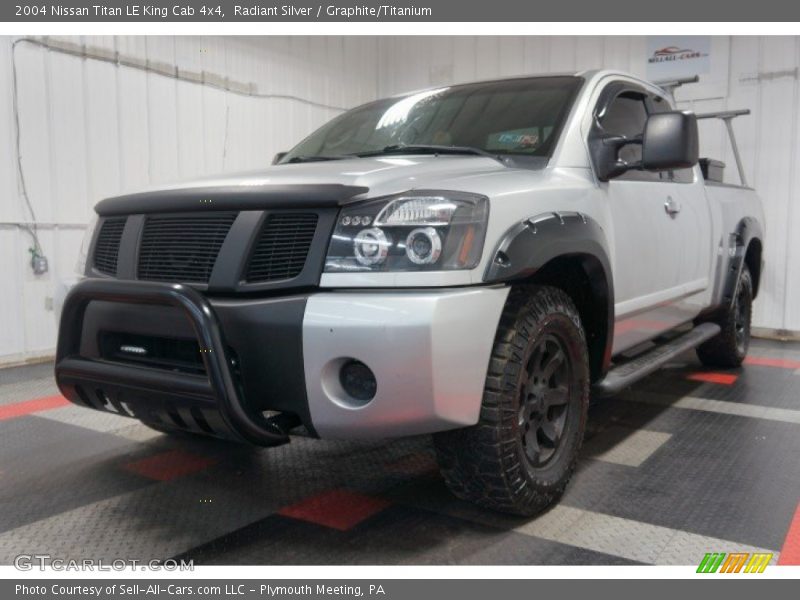 Radiant Silver / Graphite/Titanium 2004 Nissan Titan LE King Cab 4x4