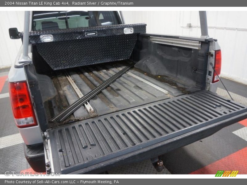 Radiant Silver / Graphite/Titanium 2004 Nissan Titan LE King Cab 4x4
