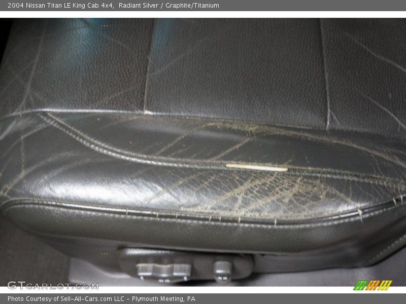 Radiant Silver / Graphite/Titanium 2004 Nissan Titan LE King Cab 4x4