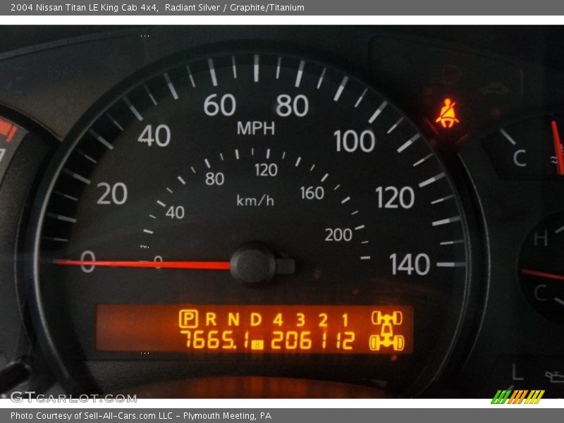 Radiant Silver / Graphite/Titanium 2004 Nissan Titan LE King Cab 4x4