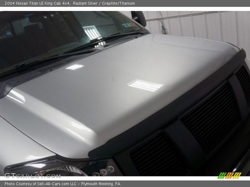 Radiant Silver / Graphite/Titanium 2004 Nissan Titan LE King Cab 4x4